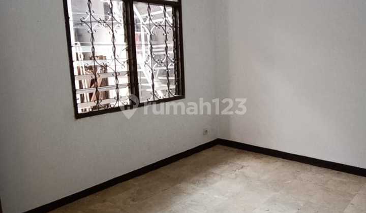 House in the City Center