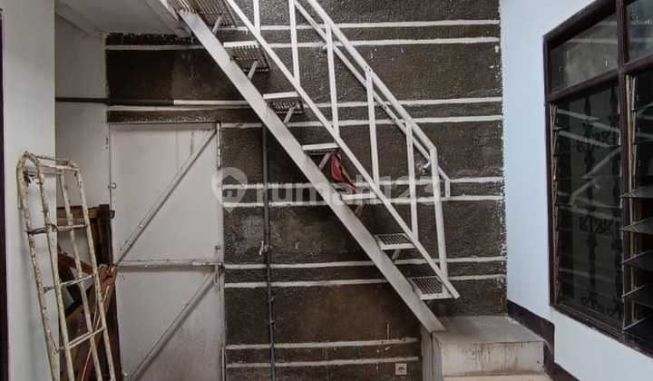 House in the City Center