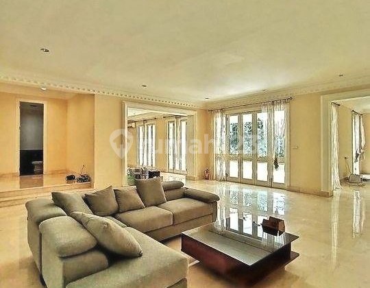 FOR SALE - LUXURIOUS HOUSE IN PRIME SENOPATI CBD AREA, STRATEGIC LOCATION 2