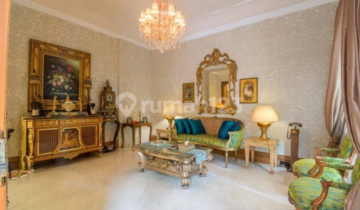 BNK-DIJUAL RUMAH MEWAH MENTENG POSISI HOEK TURUN HARGA DARI 125 M