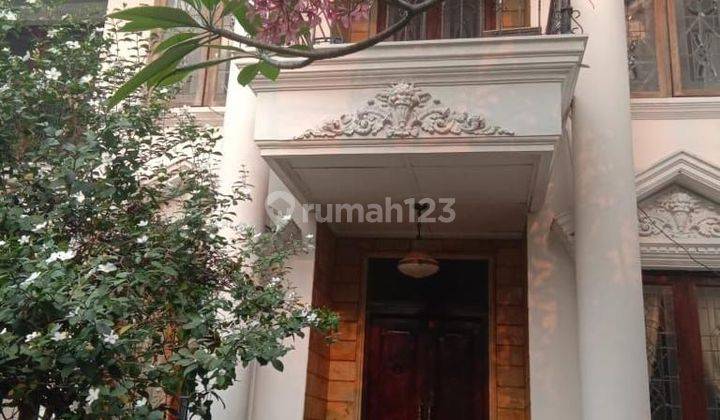 Disewakan Rumah Menteng Di Area Yang Tenang 1