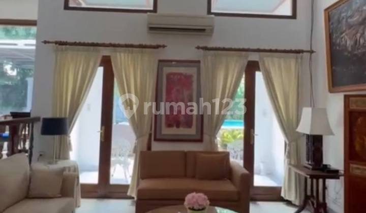 309 DIJUAL TURUN HARGA RUMAH MENTENG AREA BAGUS HOEK PARKIR LUAS 2