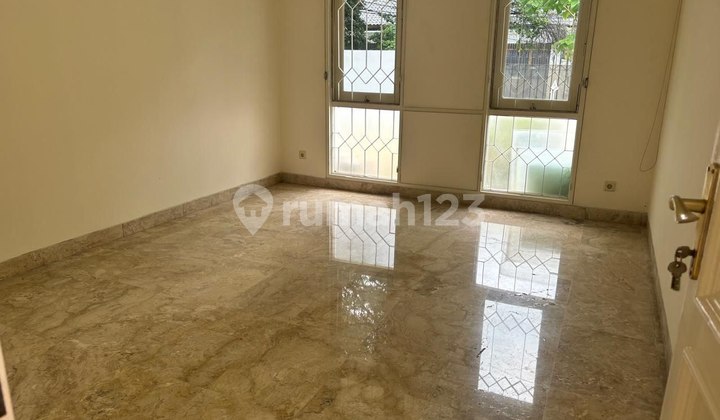 638 RUMAH LUAS DI SELONG KEBAYORAN BARU HOEK NYAMAN DEKAT TAMAN 2