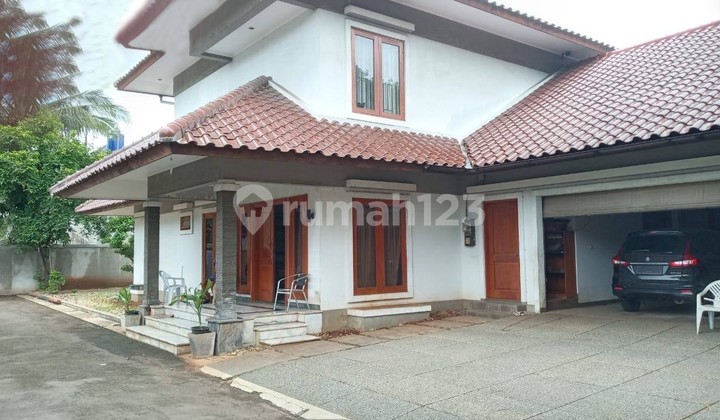 YS2 DIJUAL RUMAH TINGGAL CILANDAK CARPORT LUAS SELANGKAH KE MALL
