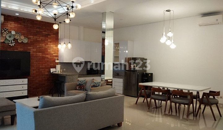 682 FOR RENT MENTENG HOUSE NICE FULL FURNISHED NEAR PARK 2
