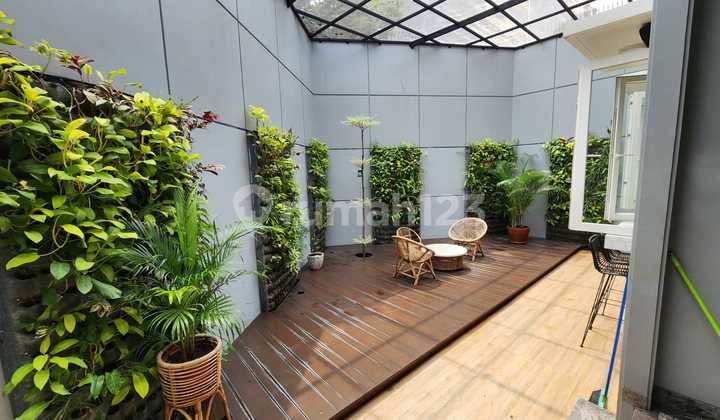 853 DIJUAL RUMAH MEWAH TERAWAT PERUMAHAN ELITE PURI INDAH FURNISH