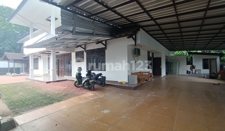 684 DISEWAKAN RUMAH MENTENG SUDAH RENOVASI COCOK UNTUK KANTOR