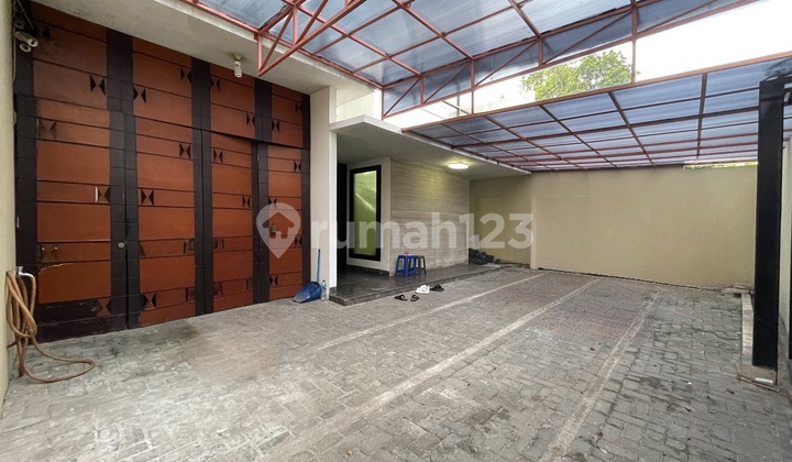 478 FOR SALE LEBUK BULUS HOUSES IN A QUIET NEIGHBORHOOD WITH A POOL