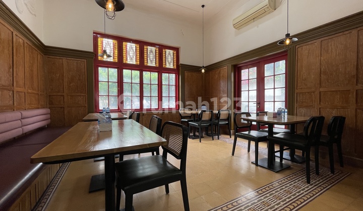 1288 RUMAH VINTAGE COLONIAL UNTUK CAFE RESTO OFFICE PARKIR LUAS