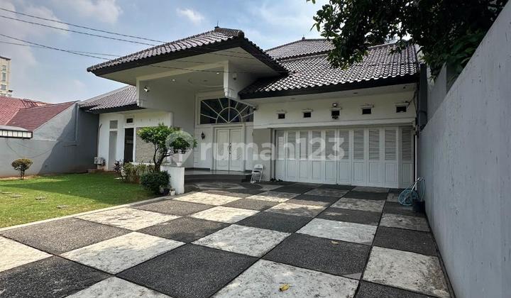 FOR SALE LUXURY HOUSE WITH VERY SPACIOUS YARD CAN BE USED FOR BUSINESS
