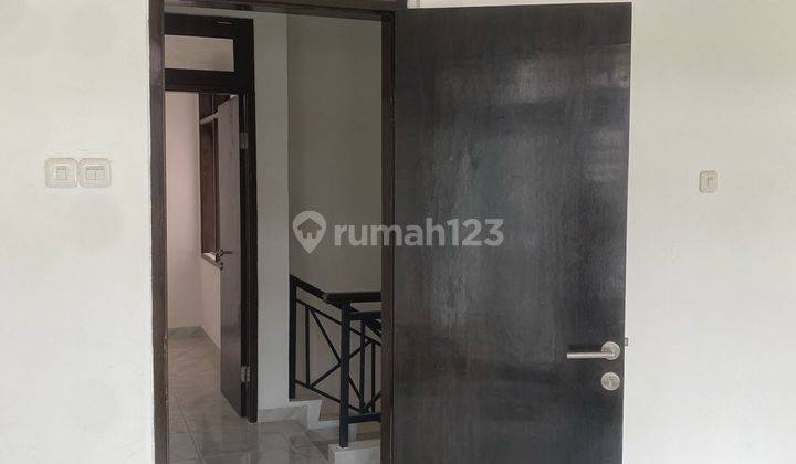 Rumah Baru di Daan Mogot 2 Lantai SHM Baru 2