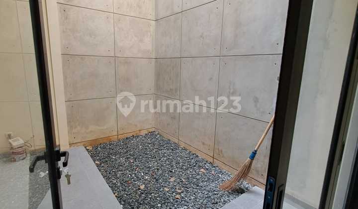 Brand New Metland Puri Unit Terakhir Sudah Siap Huni, 2 Lantai, Dekat Akses Tol 2