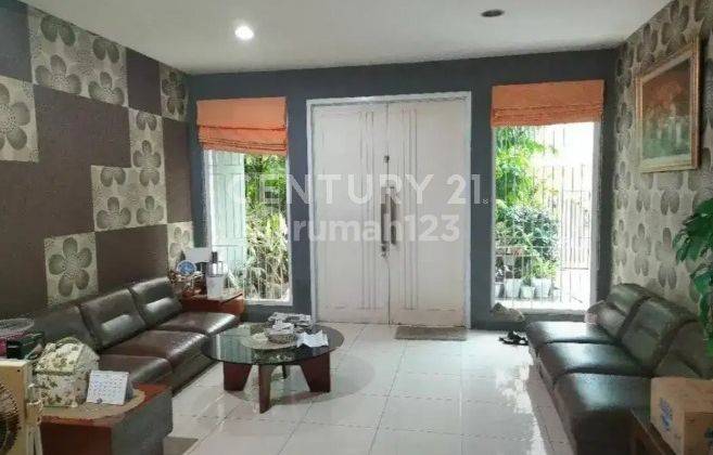 Dijual Rumah Bergaya Kontemporer Minimalis Di Taman Aries 1