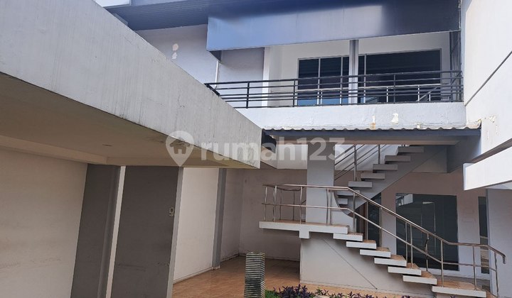 Disewakan Tempat Usaha Jalan Raya Darmo