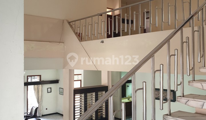 Disewakan / Jual Rumah Darmo Permai Timur - Hook 2