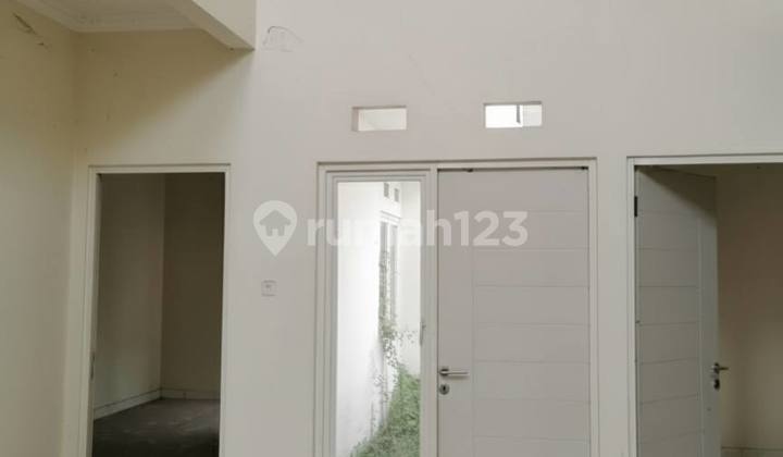 Dijual Cepat Rumah Valencia Icon Puri Surya Jaya Baru Gress - Kosongan 2