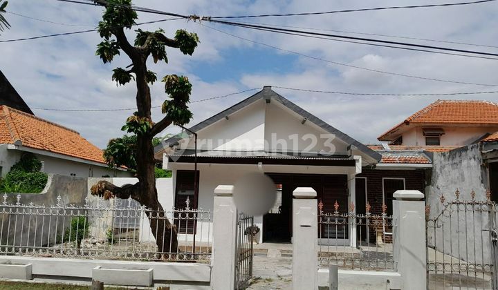 DISEWAKAN RUMAH JEMURSARI - ADA TAMAN BELAKANG 1