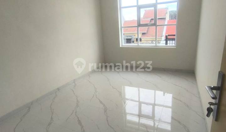 Dijual Rumah Ketintang Regency- Baru Gress 2