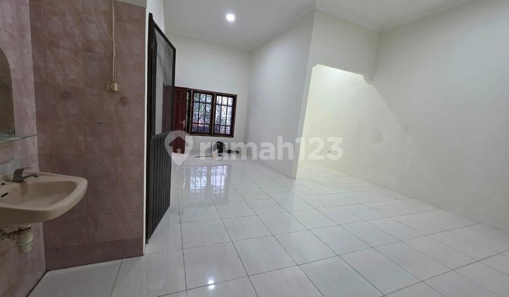 Disewakan Rumah Lebak Indah Jaya 2