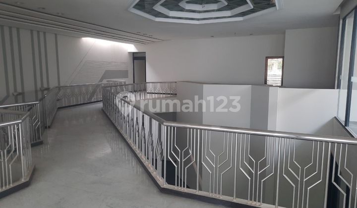 DISEWAKAN RUMAH JALAN EMBONG KENONGO 2