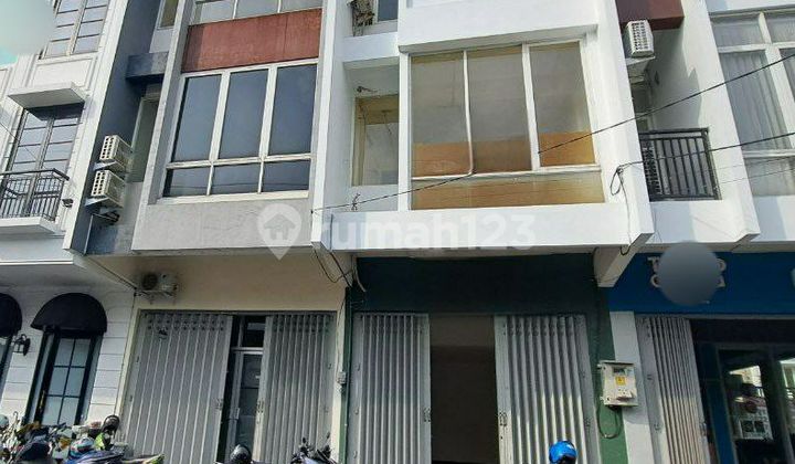 For Rent: Dharmahusada Shop House - Spacious Parking For Rent: Dharmahusada Shop House - Spacious Parking
