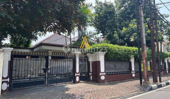 Jual Rumah Asri Menteng Jakarta Pusat 1