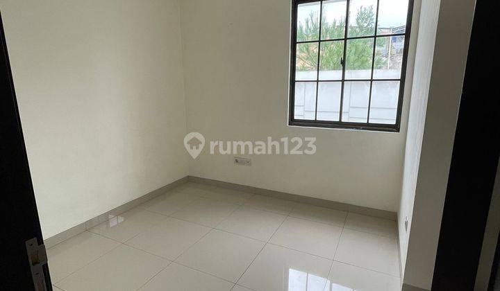 Rumah 2 Lantai SHM Bagus Utara 2