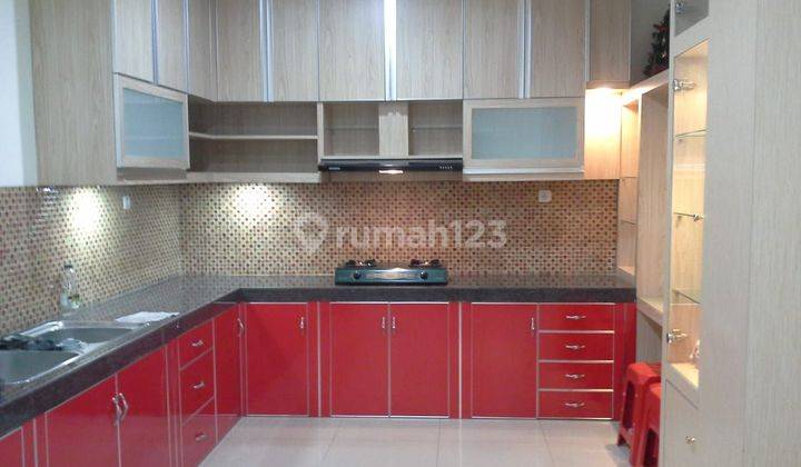 Rumah di Atlanta 2 Lantai Bagus Full Furnish 1