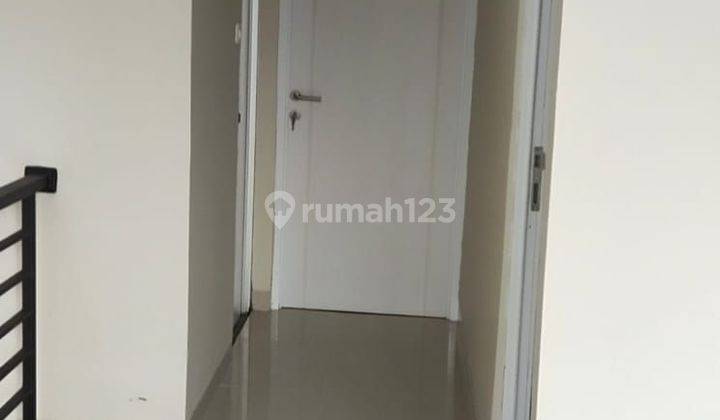 Rumah di Taman Semanan Indah 2 Lantai SHM Baru Timur 2