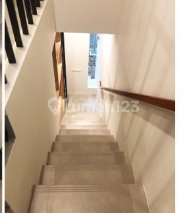 Rumah Bagus dan Terawat di Cluster Myza BSD Strategis  2