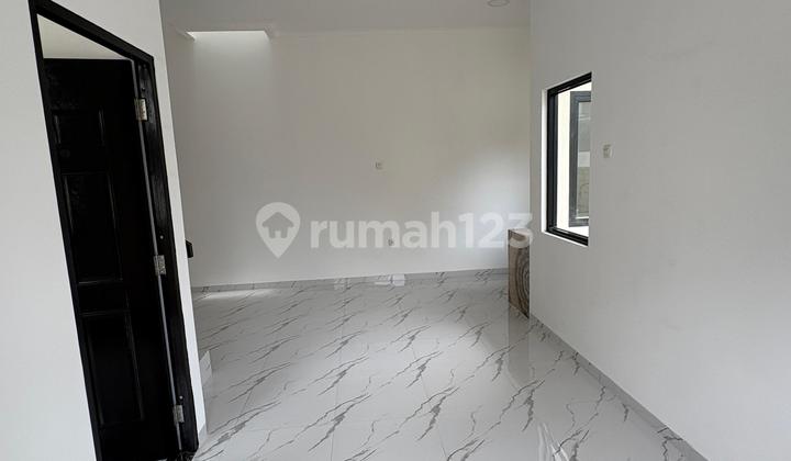 Disewa Rumah Hoek Brand New Metland Puri 2