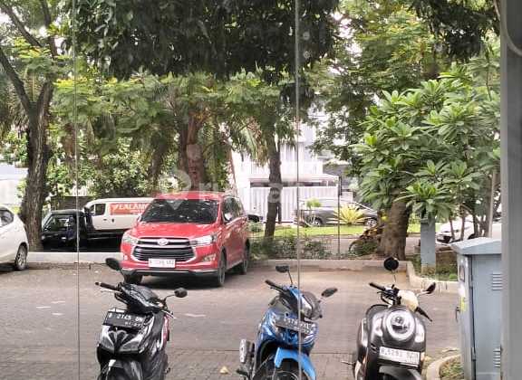 For Rent: Strategic Corner Shop in Citra 6 2