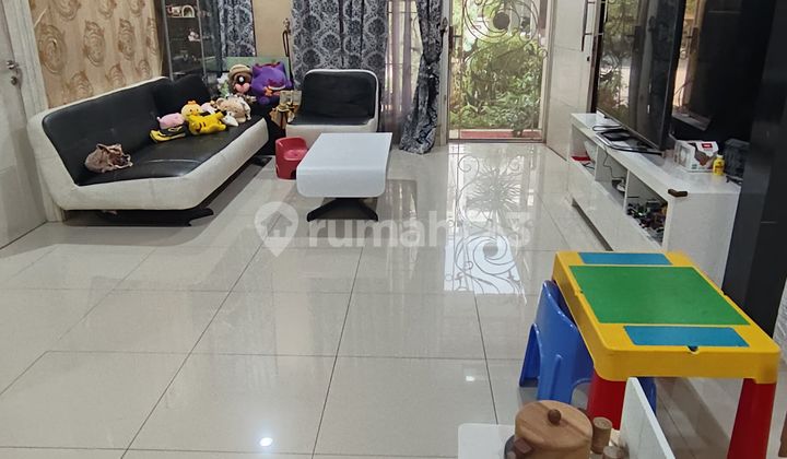 Dijual Cepat Rumah Semi Furnish Cluster Amerika di Green Lake City