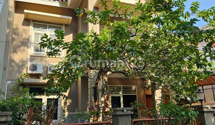 Dijual Rumah 2 Lantai Siap Huni di Metland Puri