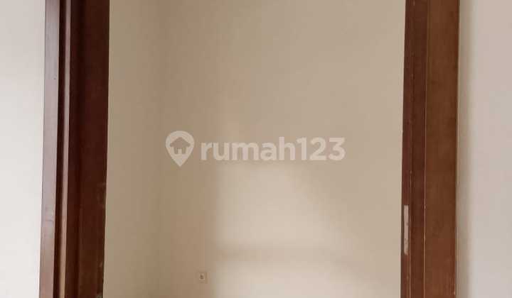 Disewa Rumah Cluster Asia Unfurnish di Green Lake City 2