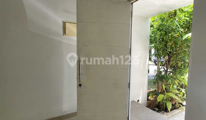 Dijual Rumah Siap Huni dan Terawat Sudah Reno Australian Green Lake City