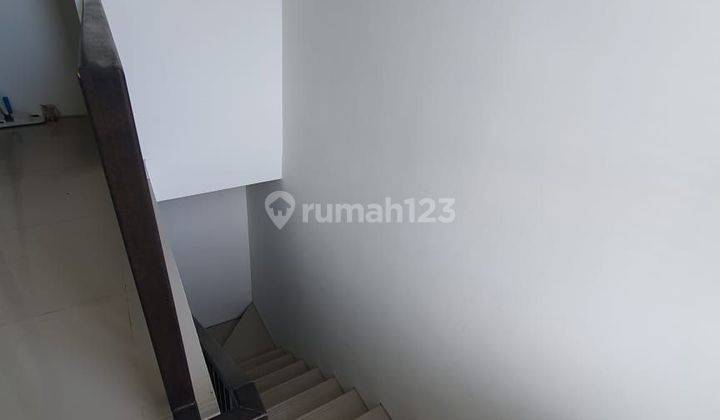 Rumah Kontrakan 2 Lantai Bagus Siap Huni 2