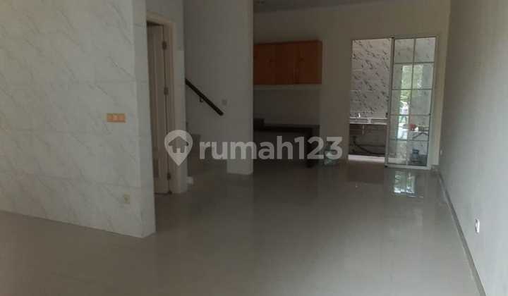 Disewarumah Dekat Danau Semi Furnish Rapih & Terawat 2