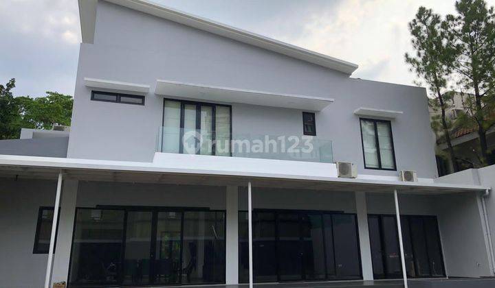 Dijual Rumah 2 Tingkat Minimalis Dengan Pekarangan Luas Siap Huni R02 0118 1