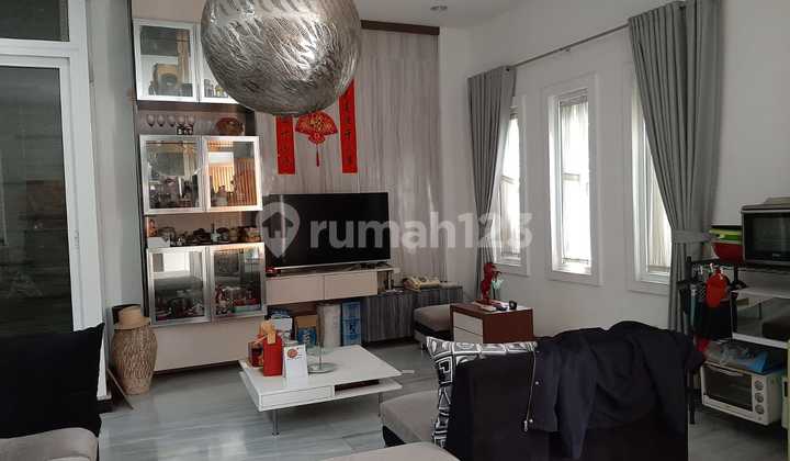 FOR SALE AFFORDABLE MINIMALIST 3-STORY FURNISHED HOUSE IN KEMAYORAN CENTRAL JAKARTA R02-0319 FOR SALE AFFORDABLE MINIMALIST 3-STORY FURNISHED HOUSE IN KEMAYORAN CENTRAL JAKARTA R02-0319