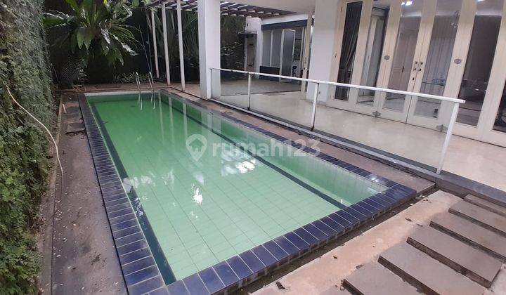 Rumah Siap Huni Dengan Kolam Renang Dijual Cepat Jalan Kesehatan Pesanggrahan Bintaro Jakarta Selatan R02 0167 2