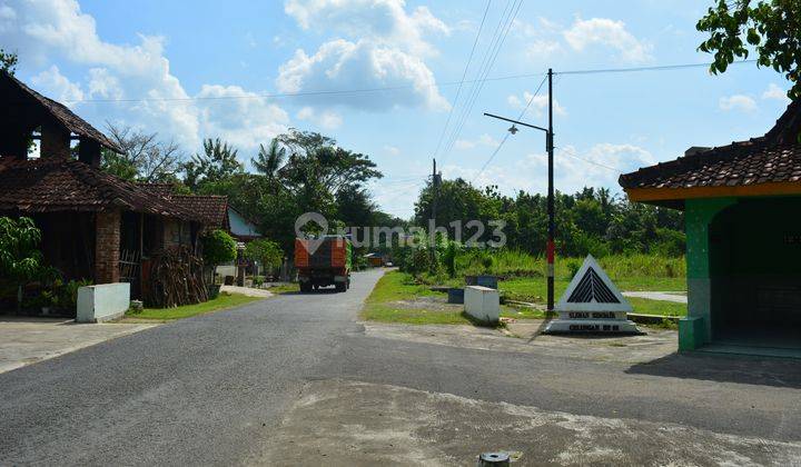 Dekat Pintu Tol Moyudan - Tanah Luas Ideal untuk Hunian! 2