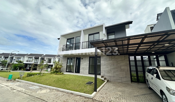 New House Corner Side Garden in Kota Baru Parahyangan