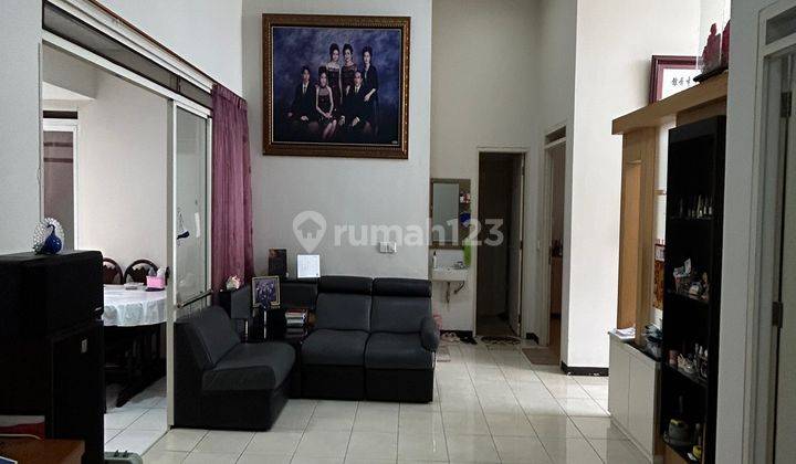 Rumah di Cluster Cantik Kota Baru Parahyangan 1