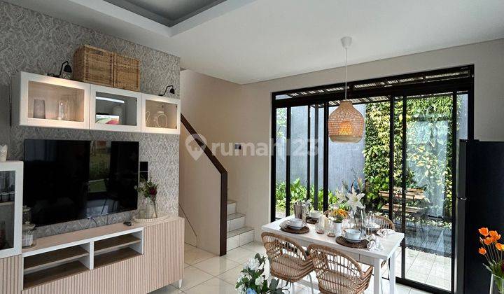 Rumah Modern Tropical 2 Lantai di Kota Baru Parahyangan 2