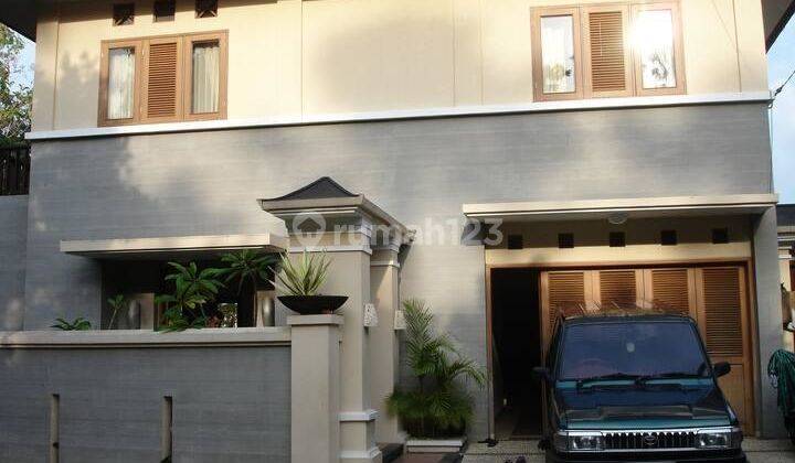 Beautiful, ready-to-live-in house for sale in North Denpasar 1