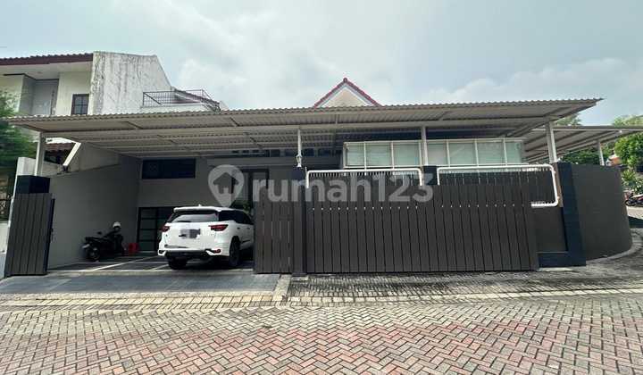 Affordable Good House Ready to Occupy Citraland Utama Surabaya 1