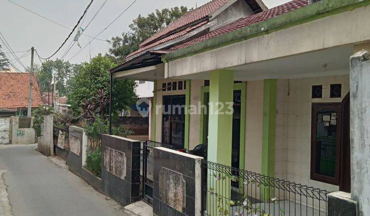 Rumah Beji Depok SHM Lt. 335m2 Lb. 220m2 7kt 4km Halaman Luas 1