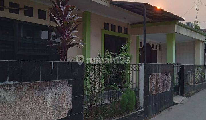 Rumah Beji Depok SHM Lt. 335m2 Lb. 220m2 7kt 4km Halaman Luas 2