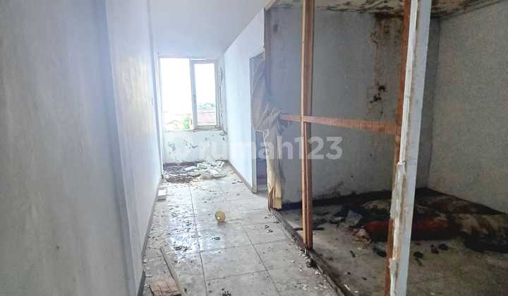 Shop House on Turi Street, Roadside, Near Raja Medan City High School. 2